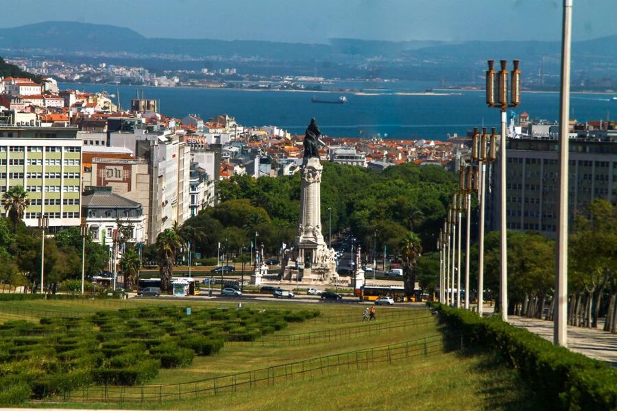 Chaparru's Lisbon Essentials 5 H Tuk Tuk Tour - Meeting Point and Hotel Pickup: keeping it simple before you roll