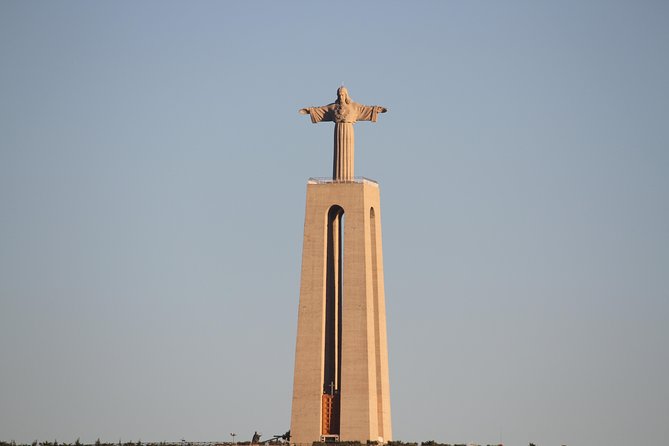 Christ the King - Lisbon - 3 Hour Electric Bike Tour - Casa da Cerca gardens, a quick reset before the top view