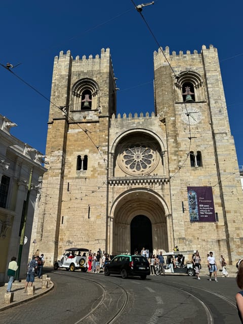 City Highlights Eco Tuk Tours - Stopping for Saint Anthony and the Lisbon Cathedral Area