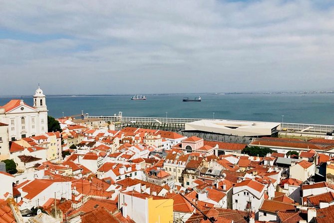 City of Neighborhoods Tour 1H 30M Private Tour by Tuk Tuk - Feira da Ladra: A Yardstick for Everyday Lisbon