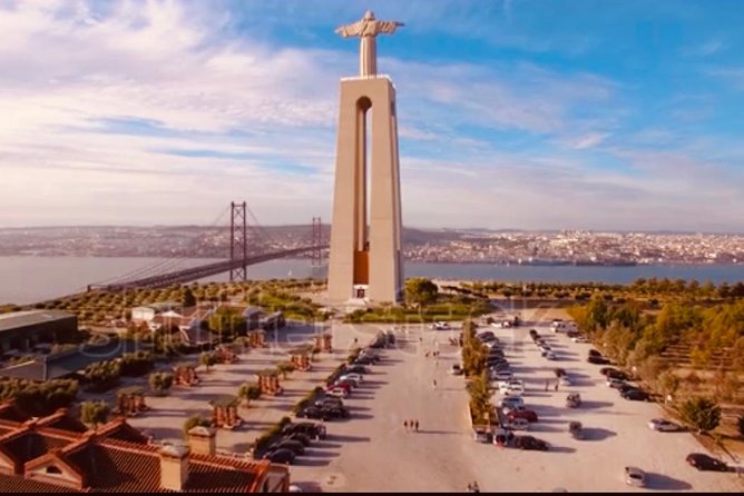 Cristo Rei Tuk-Tuk and River Cruise (2:45h) - The 25 de Abril Bridge and Cristo Rei combo that feels like Lisbon