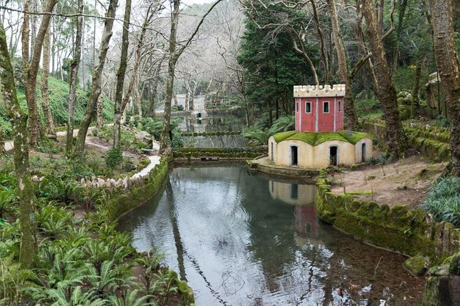 Daytrip from Lisbon to Sintra+Cascais-Large groups up to 10 pax - How the Ride Works: Pickup, Stops, and Group Size