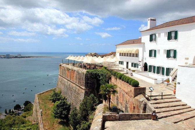 Descubra os Vinhos e a Gastronomia de Setúbal: Partindo de Lisboa - Serra da Arrábida and Castelo de São Luís: where the views actually help