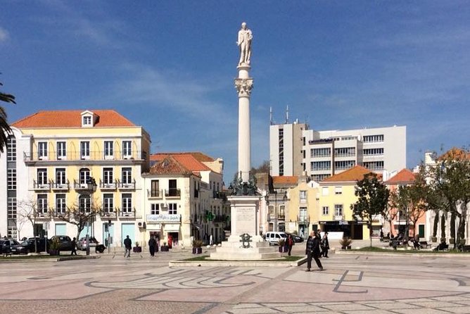 Descubra os Vinhos e a Gastronomia de Setúbal: Partindo de Lisboa - Olive oil and wine tastings, plus artisan azulejos