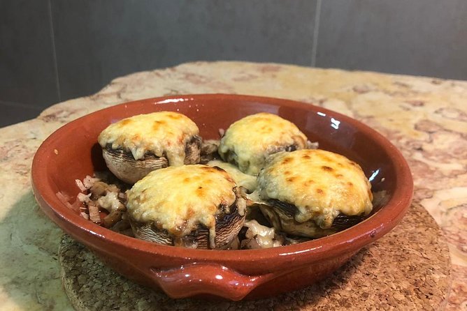 DINNER OR TAPAS in a Poruguese Home - The kitchen time factor: what you might experience in the home