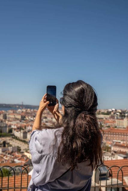 Discover Lisbon 4h Tuk Tuk - São Vicente de Fora, the National Pantheon, and Alfama without the long detours