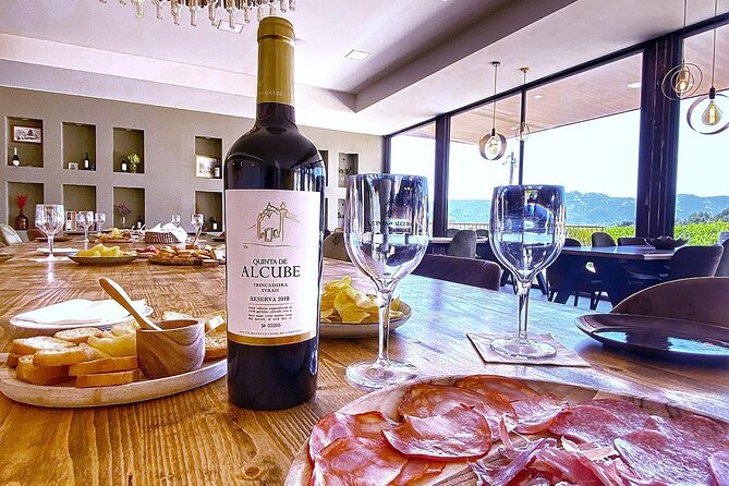 Discover Setúbal´s Secrets: Wine, Culture&Arrabida Magic| PRIVATE - Lunch at Doca dos Pescadores: choose your fish and hit the docks view