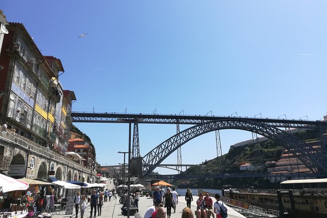 Douro Valley and Lisbon 5 Day PRIVATE Tour - Port Wine Region, Porto and Lisbon - Day 1 in Three Vibes: Óbidos Walls, Nazaré Waves, and Aveiro Canals