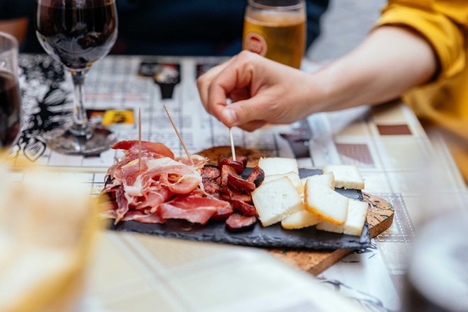 Drinks & Bites in Lisbon Private Tour - Neighborhood Walking Reality: What 2 Hours 30 Minutes Feels Like
