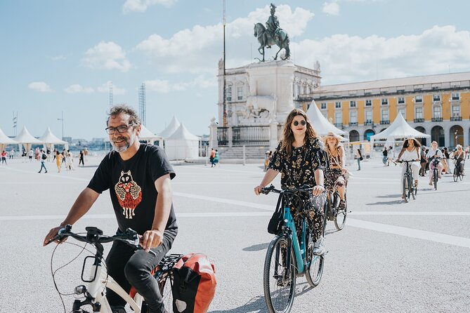 E-bike Tour Lisbon Essential - Meeting at Largo Severa 7A, then rolling into Castelo, Alfama, and Mouraria