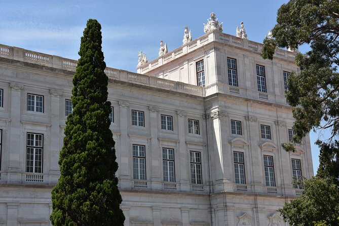 E Ticket to National Palace of Ajuda with Lisbon Audio Tour - Who should book this, and who might want a different option?