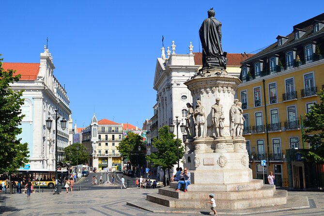 East to West Tour in a Tukxi - Baixa de Lisboa and Terreiro do Paço: the post-1755 rebuild in one pass