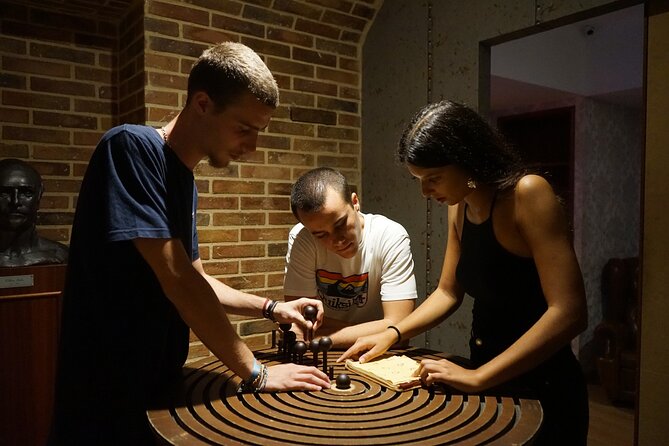 Escape Hunt Experience - Choosing the Right Game Option for Your Team of 2 to 5