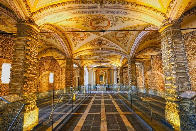 Evora & Alentejo Wines: A Journey Through History and Flavors - Gothic churches in sequence: São Francisco and São Tiago