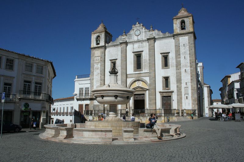 Évora and Megaliths Full-Day Tour from Lisbon - Évora city center: Roman to Renaissance in a walkable core