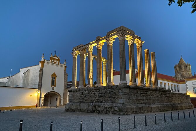 Évora and Monsaraz from Lisbon - The Cathedral of Évora rooftop: your best angle on the whole UNESCO town