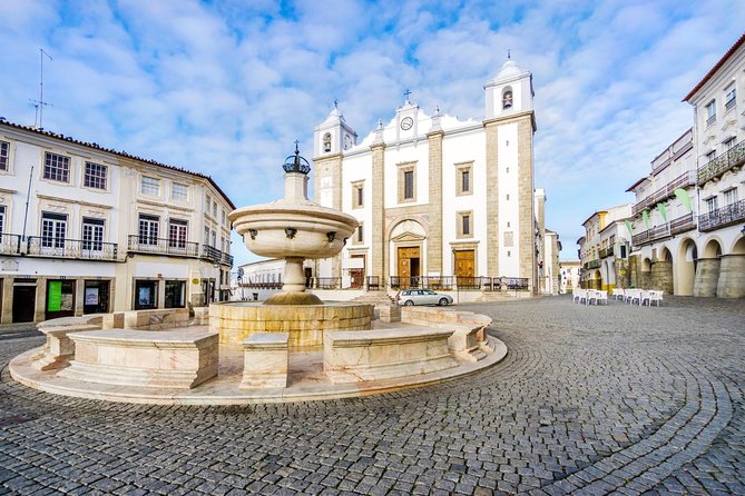 Evora and Monsaraz Private Tour From Lisbon - Walls of Evora: walking the edge of the old city