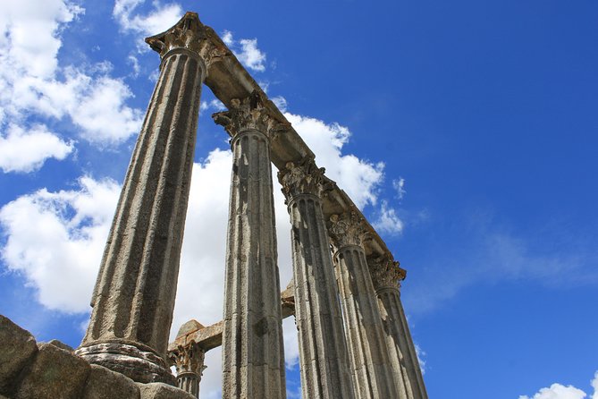 Évora and Monsaraz with Regional Wine Tasting from Lisbon - Roman Temple remnants, cathedral views, and Giraldo Square time