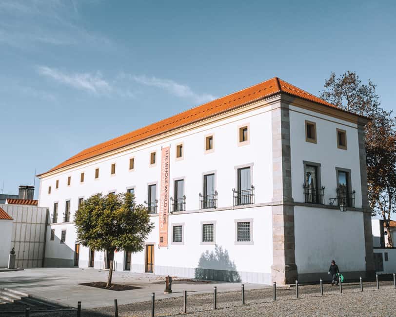 Évora: Flexible Walking Tour in Historic Center - Finishing loop along the medieval wall and a romantic garden