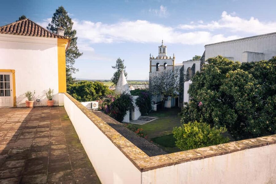 Évora: Flexible Walking Tour in Historic Center - Getting to Porta Velha da Lagoa and starting your route