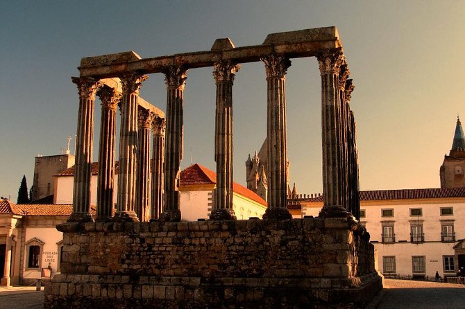 Evora Private Personalized Experience from Lisbon - Évora Old Town Walk: Roman Temple and Getting Your Bearings