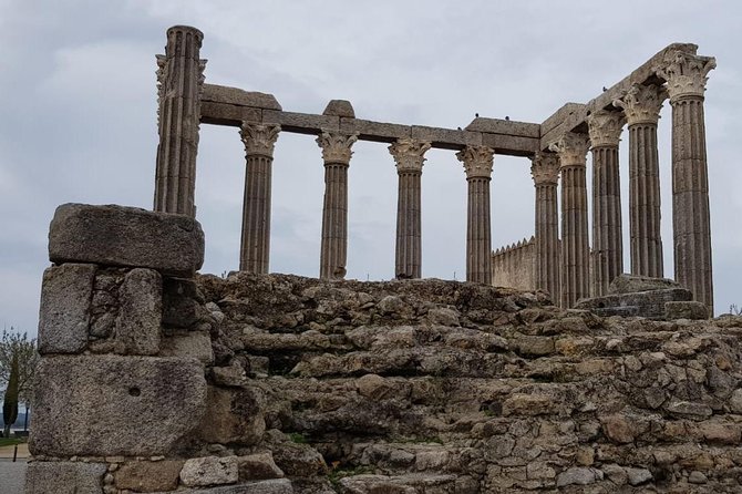 Évora Private Tour - Cork Factory Visit & Wine Tasting Included - Chapel of Bones: an unusual stop with a real message