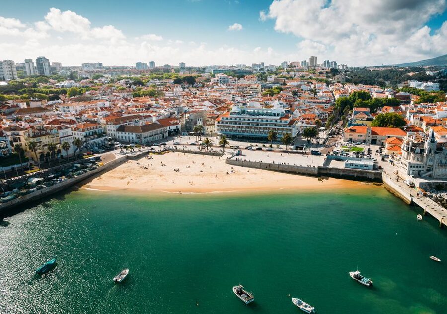 Exclusive tour by car - Sintra city and Cascais city - Sintra center in 70 minutes: walk first, decide second