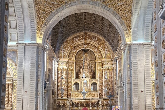 Excursion in Nazaré Fátima and Óbidos Village and Batalha Monastery - Private van, timed stops, and why pickup matters