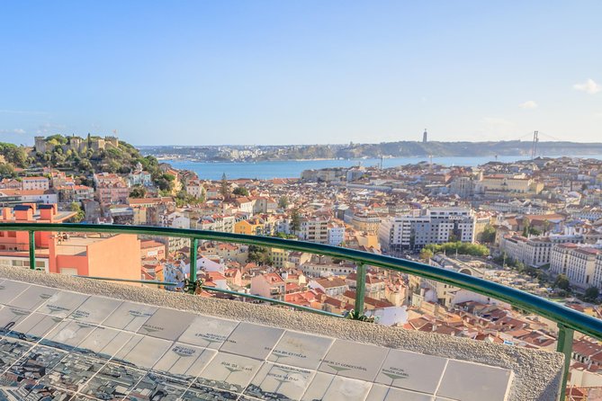 Explore Lisbon City on a private half-day tour in a van - Largo do Carmo: Earthquake Ruins, Revolution Stories, and Santa Justa Views