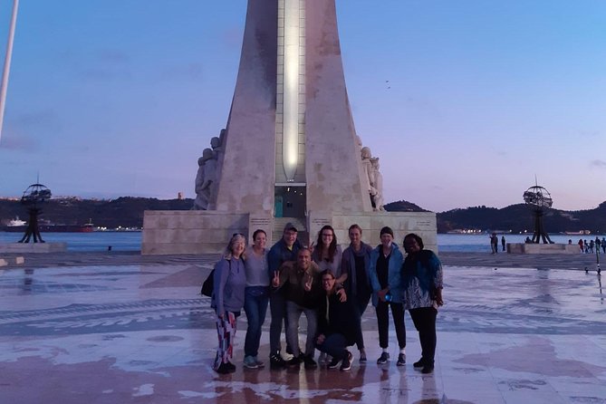 Explore Lisbon: Private & Customizable Half-Day Sightseeing Tour - Sé de Lisboa: a quick stop at Lisbon Cathedral