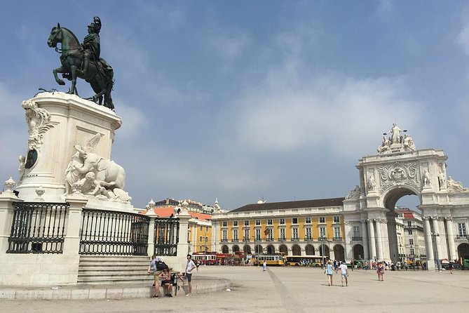 Explore Lisbon: Private & Customizable Half-Day Sightseeing Tour - Praca do Comercio: the waterfront square that rebuilt the story