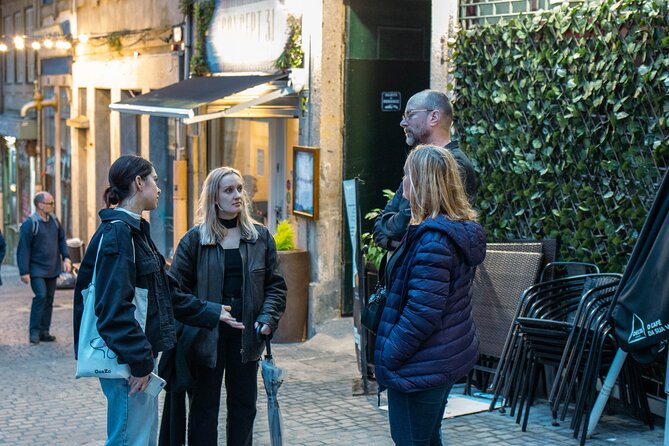 Fado Half Day Guided Tour with Dinner and Live Show in Lisbon - Your guided walk in Alfama, with real Fado context