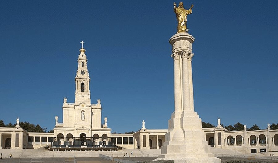 Fatima, Batalha, Nazaré and Óbidos: Private Full Day Tour - Private transportation from Lisbon: what you really get for $612
