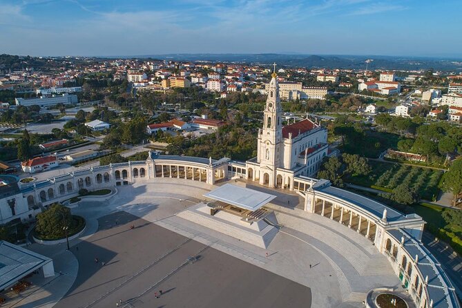Fatima, Batalha, Nazare, Obidos Small Group Tour From Lisbon - Fatima: how to enjoy the sanctuary without rushing your spirit