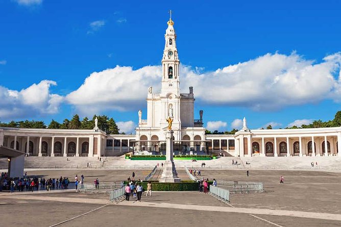 Fátima - Full Day Private Guided Tour from Lisbon by minivan - Private Lisbon to Fátima: why this day trip makes sense