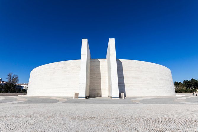 Fátima Half Day Private Tour Lisbon w/ Optional Candle Procession - Chapel of the Apparitions: Where the Story Gets Concrete