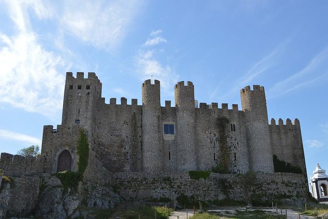 Fatima, Nazaré and Obidos Day Trip from Lisbon - Óbidos castle stop: medieval walls, Atlantic strategy, and time for chocolate and ginja
