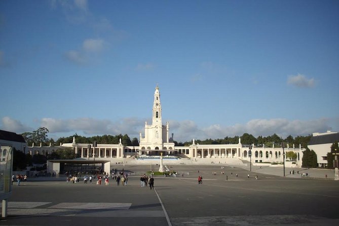 Fátima, Nazaré and Óbidos Private Tour from Lisbon - Basilica de Nossa Senhora do Rosario de Fátima and the Mass focus