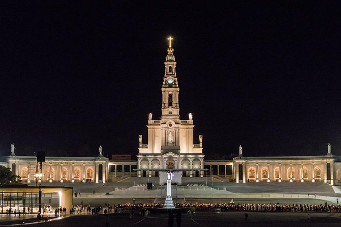Fatima, Obidos and Nazaré Tour (8 hours) - Fátima Sanctuary: a pilgrimage stop with time to breathe