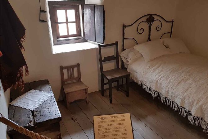 Fatima Private Personalized Half Day Experience from Lisbon - Casa de Lúcia, a calm pause in the day