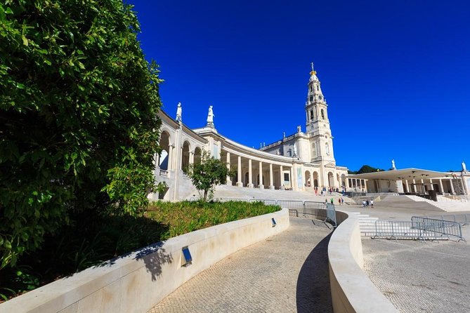 Fatima Sanctuary Private Tour from Lisbon - First stop in Fátima: getting oriented before you go quiet
