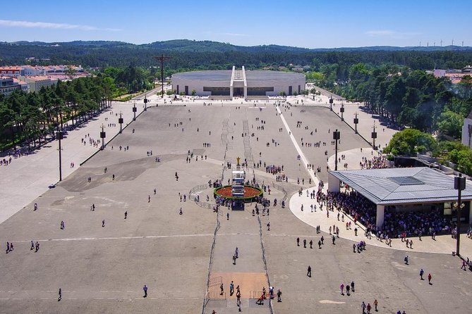 Fatima Sanctuary Private Tour from Lisbon - The guide’s role: from Duarte and Miguel to Pedro and Diogo