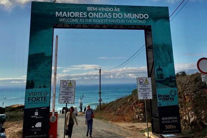 Fatima Tour + Batalha Monastery + Nazareth + Óbidos - Nazaré’s huge waves, what you can do with 1 hour