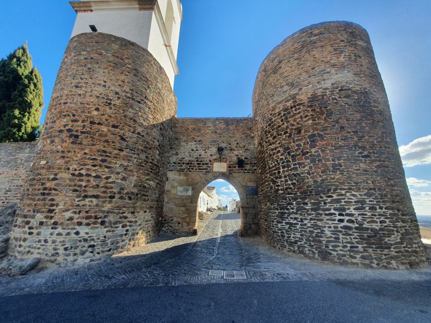 From Lisboa: Evora and Monsaraz Full-Day Tour - Heading South From Lisbon, The 25 de Abril Bridge Moment