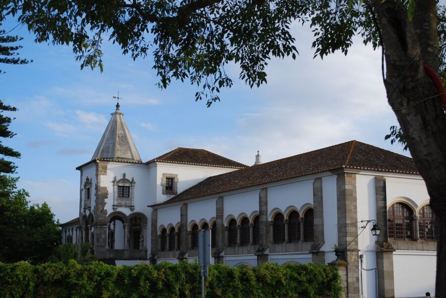 From Lisboa: Evora and Monsaraz Full-Day Tour - First Stop in Évora, The Roman Temple Photo Moment