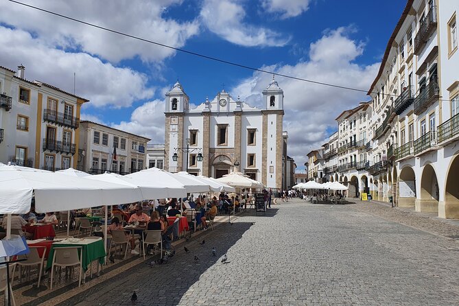 From Lisboa: Évora & Monsaraz Small-Group Full Day Tour - Igreja de São Francisco and the Chapel of Bones: two fast, powerful contrasts