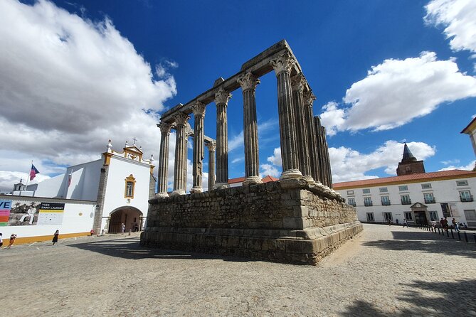 From Lisboa: Évora & Monsaraz Small-Group Full Day Tour - Why the guide and small-group size change the whole day