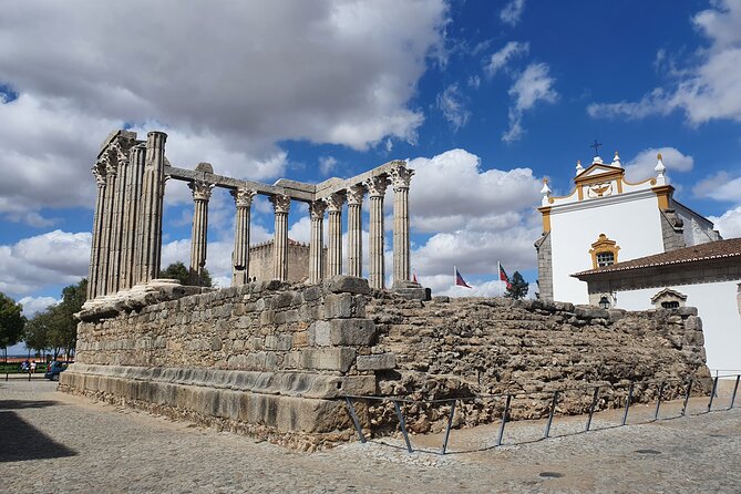 From Lisboa: Évora & Monsaraz Small-Group Full Day Tour - Roman Évora Orientation: your first feel for the town