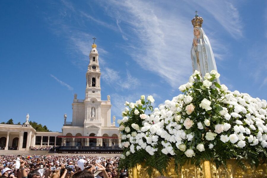 From Lisboa: Fatima, Nazare, Obidos & Batalha Full Day Tour - Timing, Footwear, and What to Bring for an 8-Hour Day