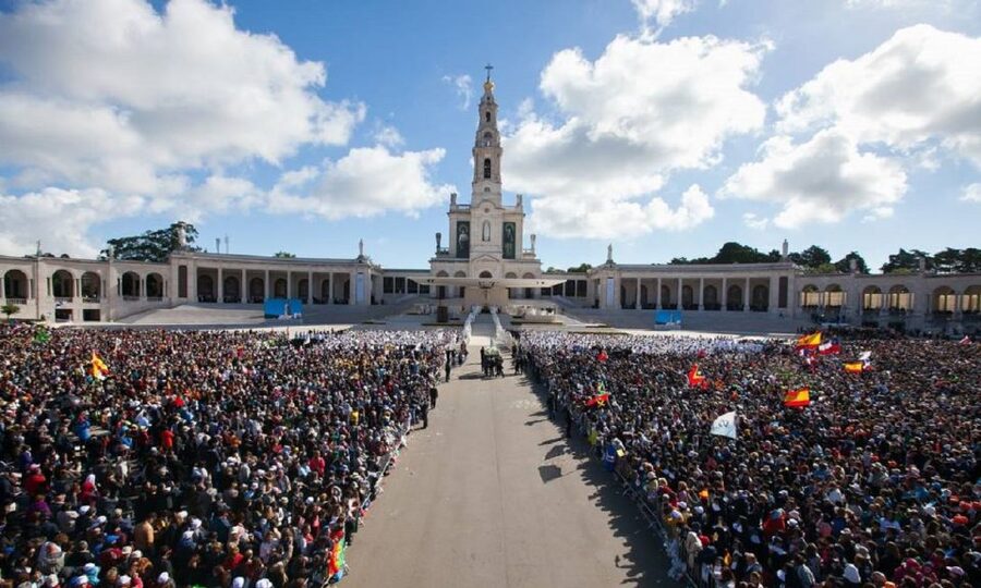 From Lisboa: Fatima, Nazare, Obidos & Batalha Full Day Tour - Price and Value: Is $111 a Fair Deal?